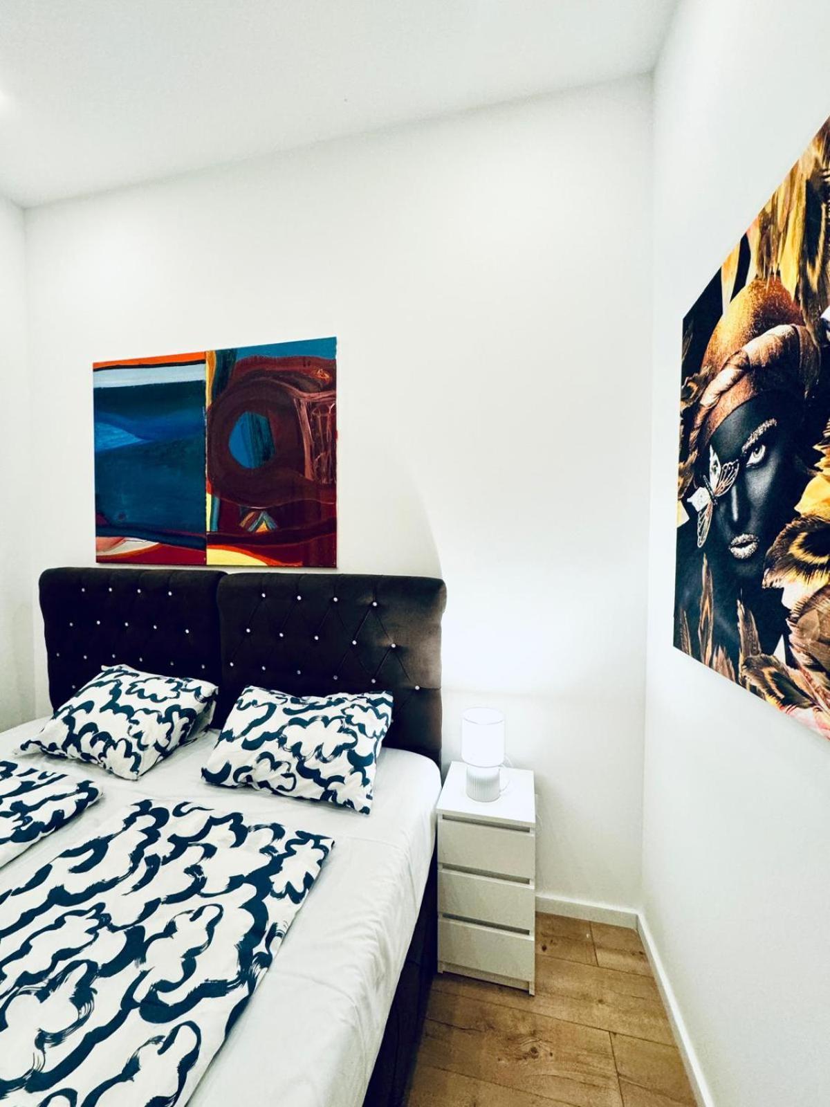 Convenient 4br Shared For 11p, 10 Min To Atzgersdorf Apartment Wien