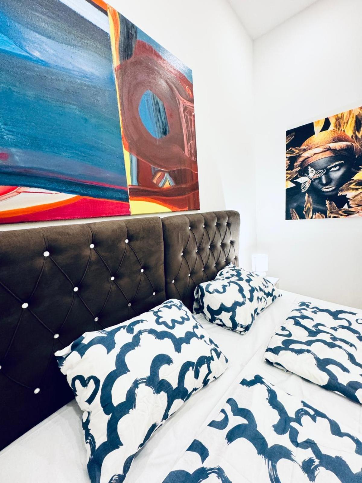 Convenient 4br Shared For 11p, 10 Min To Atzgersdorf Wien