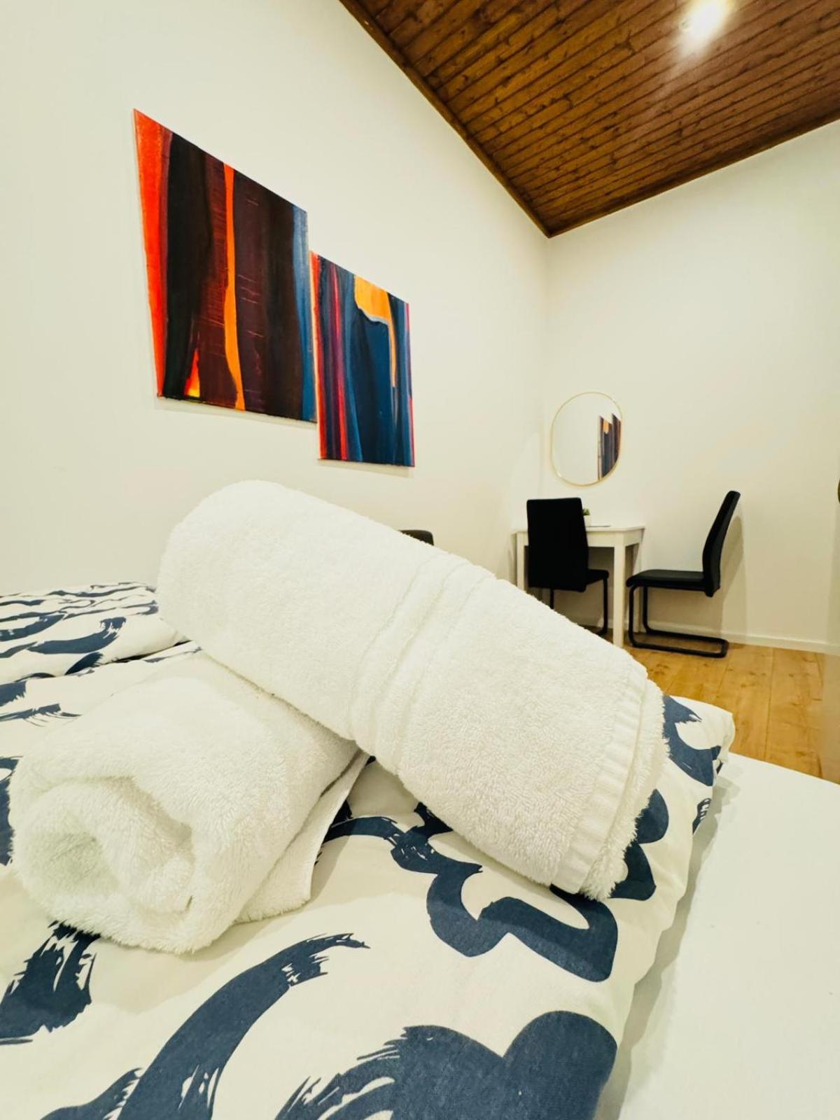 Apartment Convenient 4br Shared For 11p, 10 Min To Atzgersdorf Wien