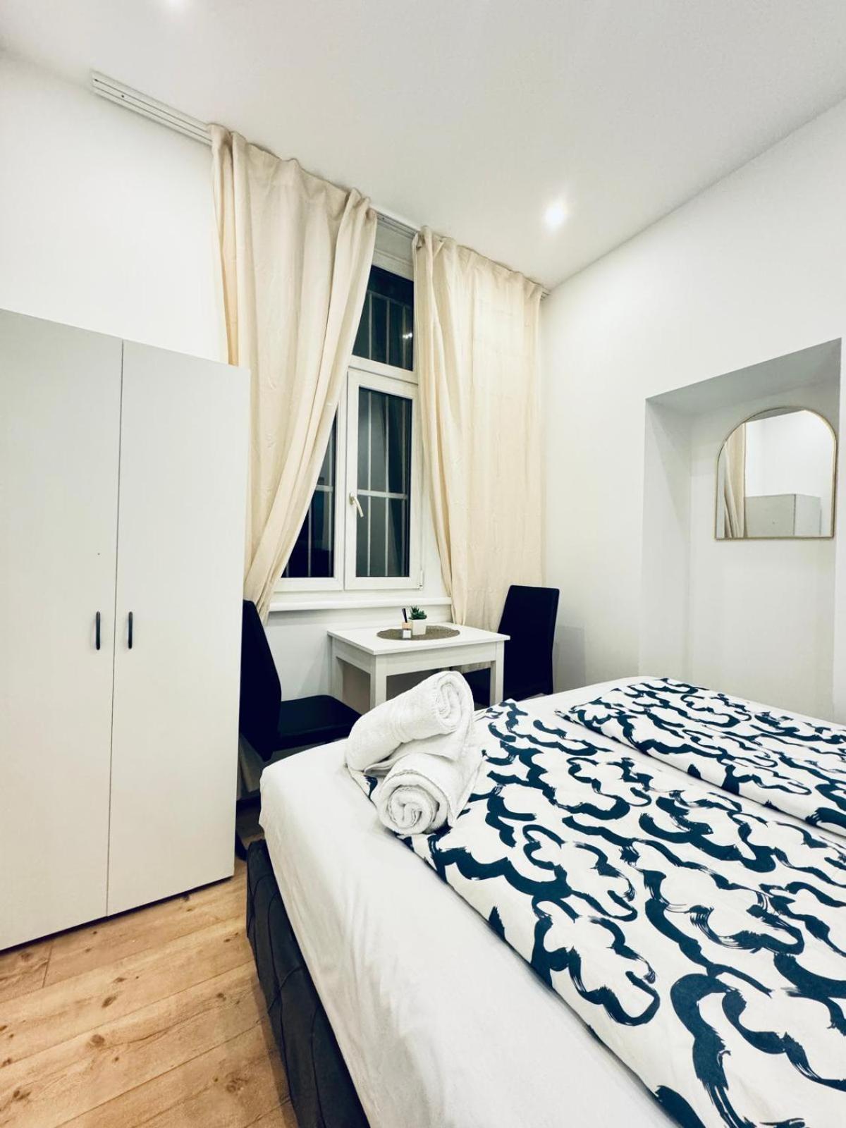 Convenient 4br Shared For 11p, 10 Min To Atzgersdorf * Wien