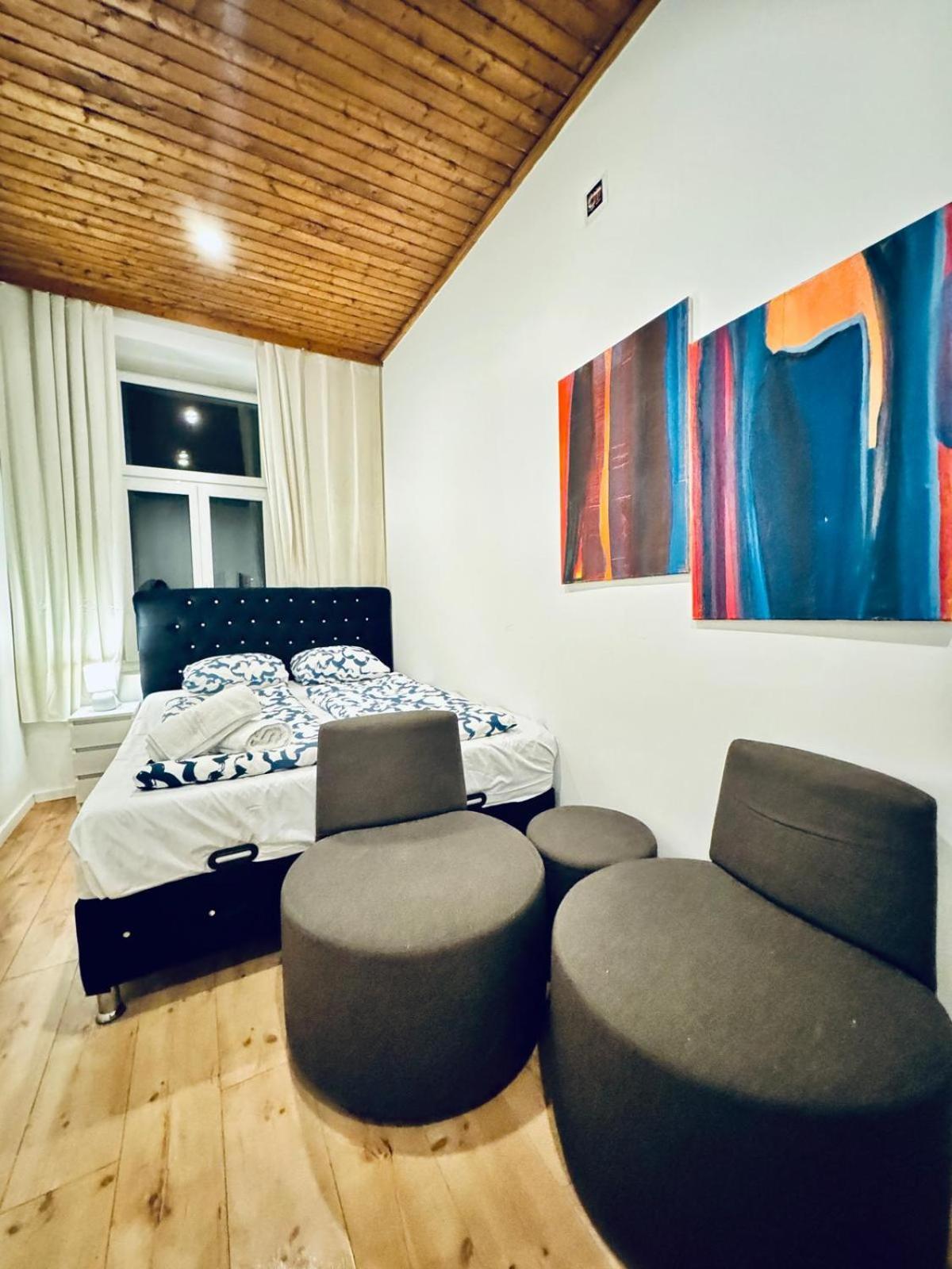 Convenient 4br Shared For 11p, 10 Min To Atzgersdorf * Wien