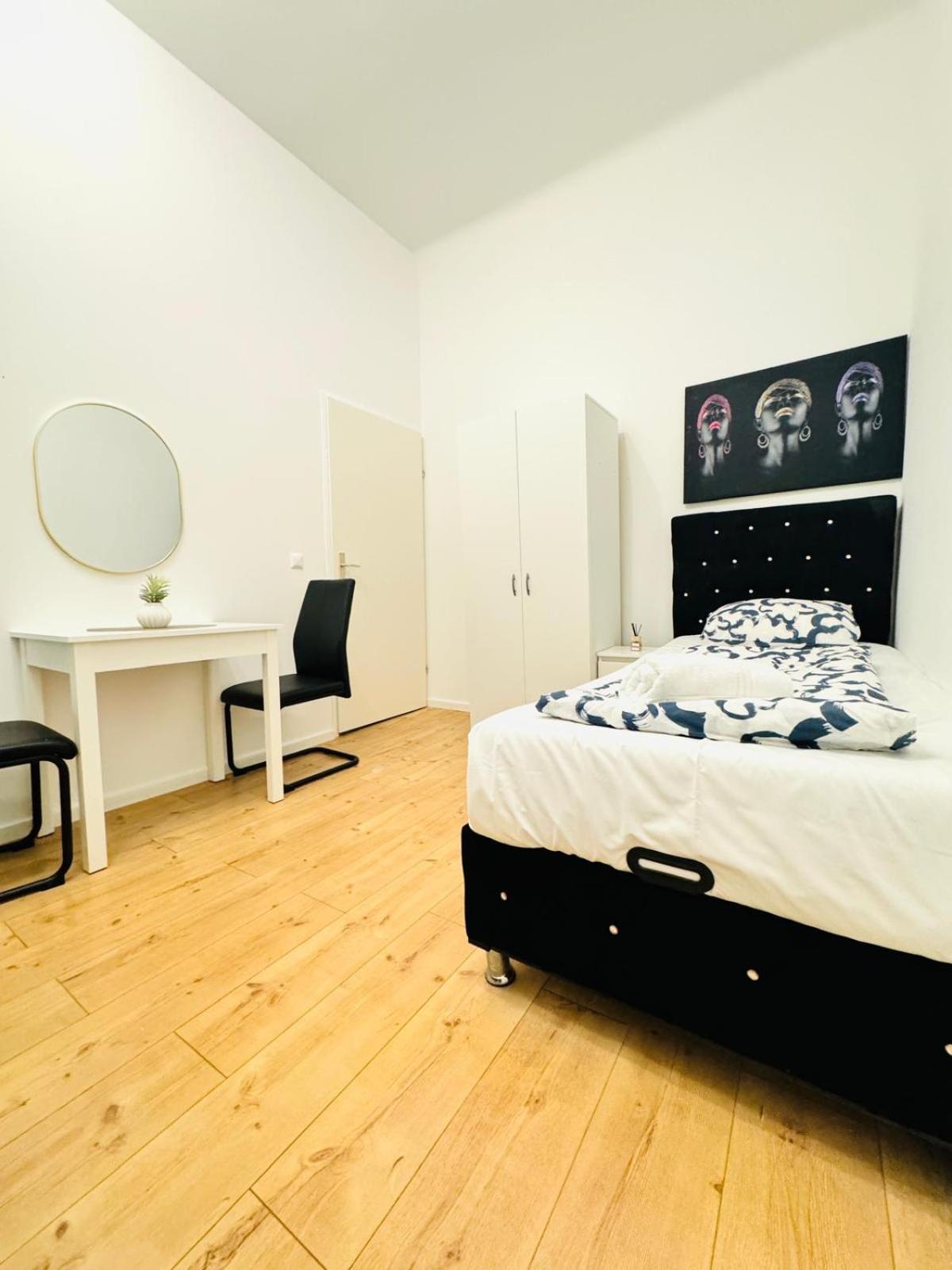 Apartment Convenient 4br Shared For 11p, 10 Min To Atzgersdorf Wien