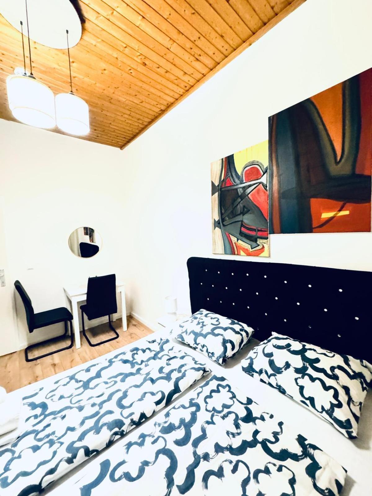 Convenient 4br Shared For 11p, 10 Min To Atzgersdorf Apartment Wien