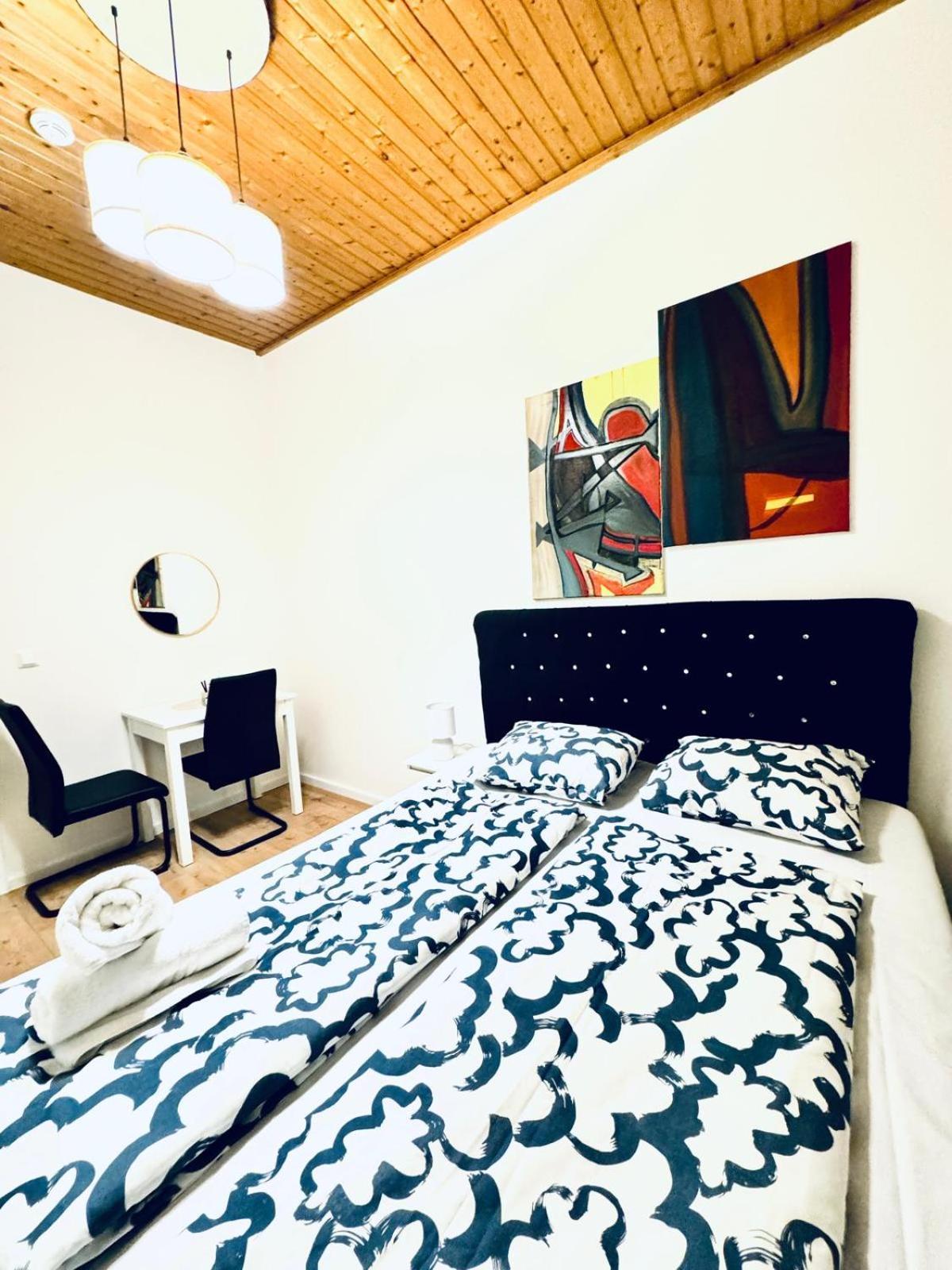 Convenient 4br Shared For 11p, 10 Min To Atzgersdorf Apartment Wien