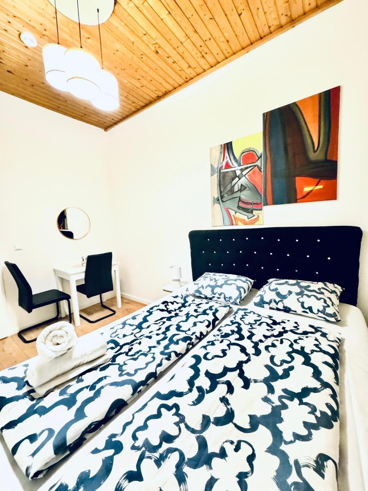 Apartment Convenient 4br Shared For 11p, 10 Min To Atzgersdorf Wien