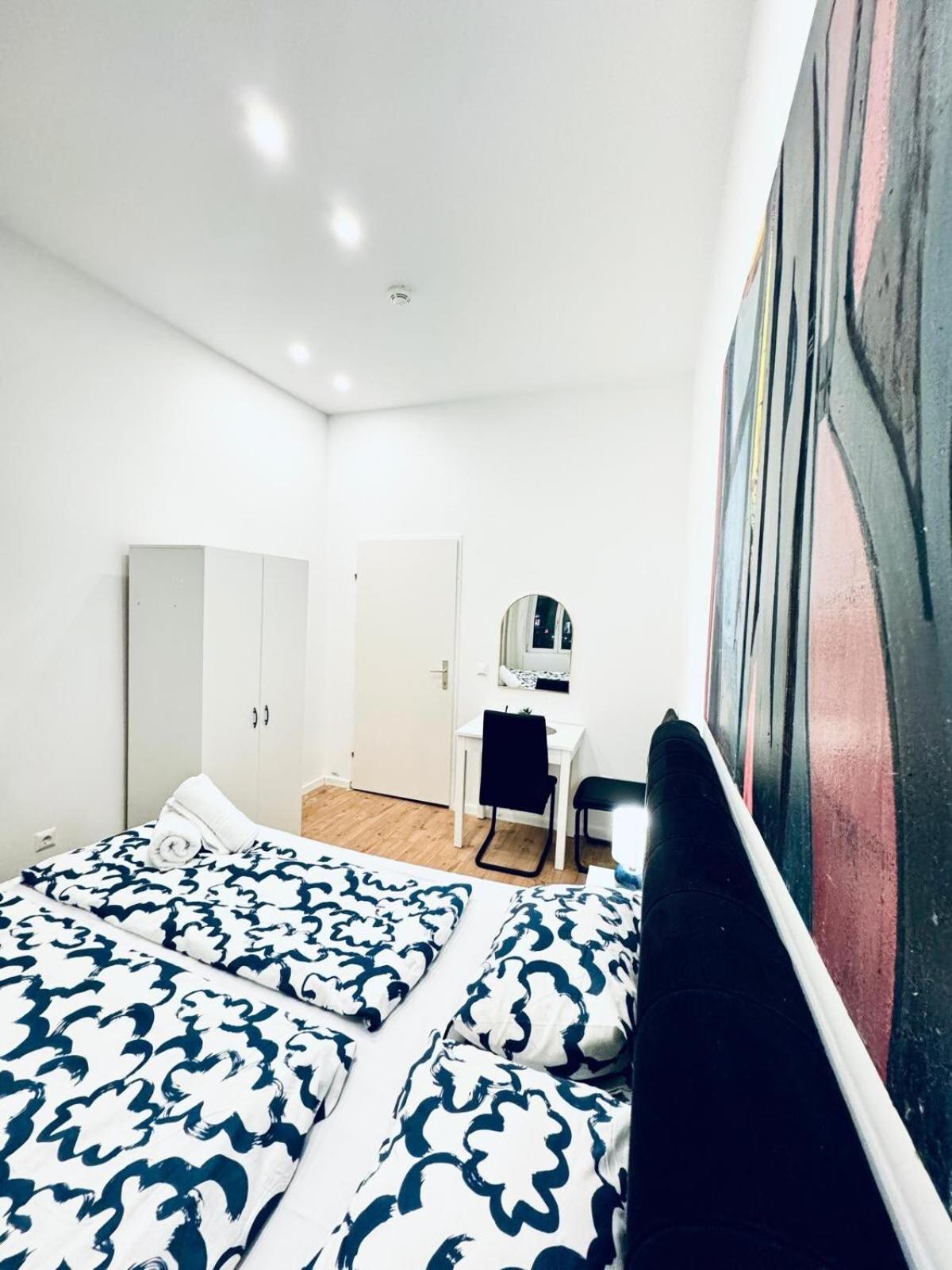 Apartment Convenient 4br Shared For 11p, 10 Min To Atzgersdorf Wien