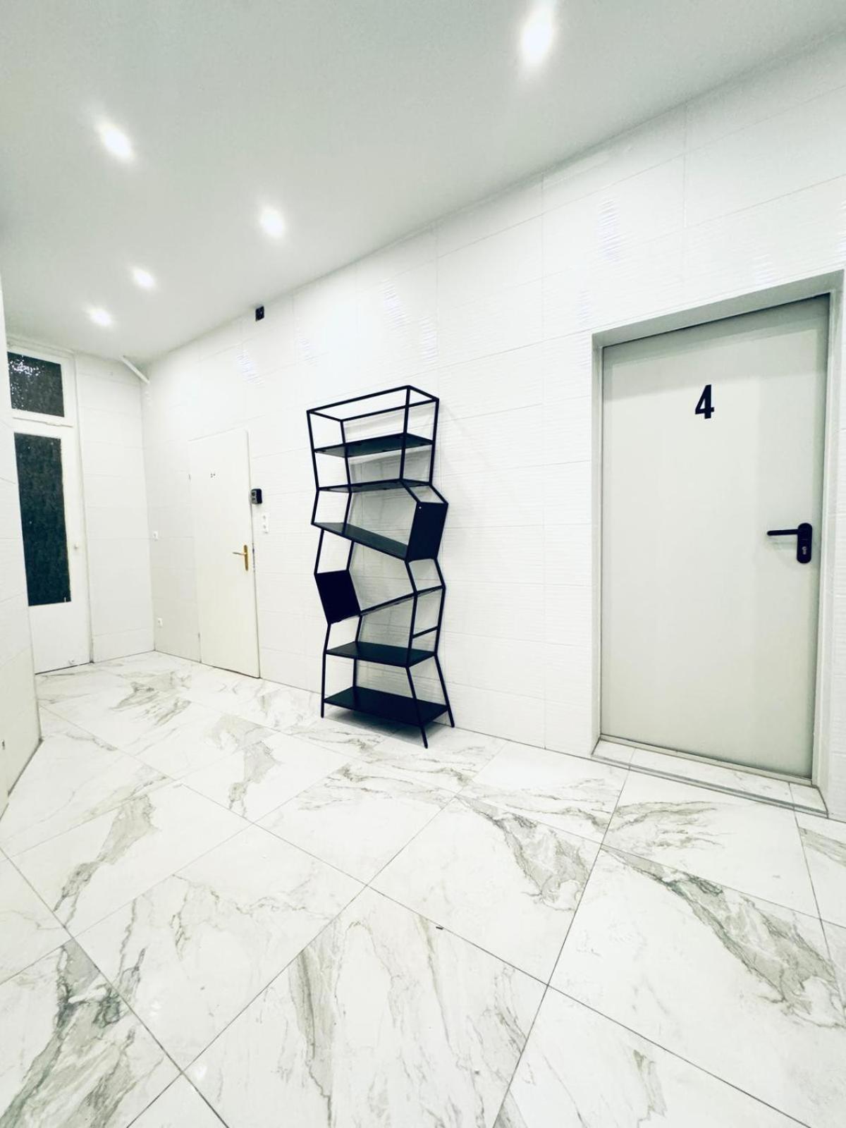 Convenient 4br Shared For 11p, 10 Min To Atzgersdorf Wien